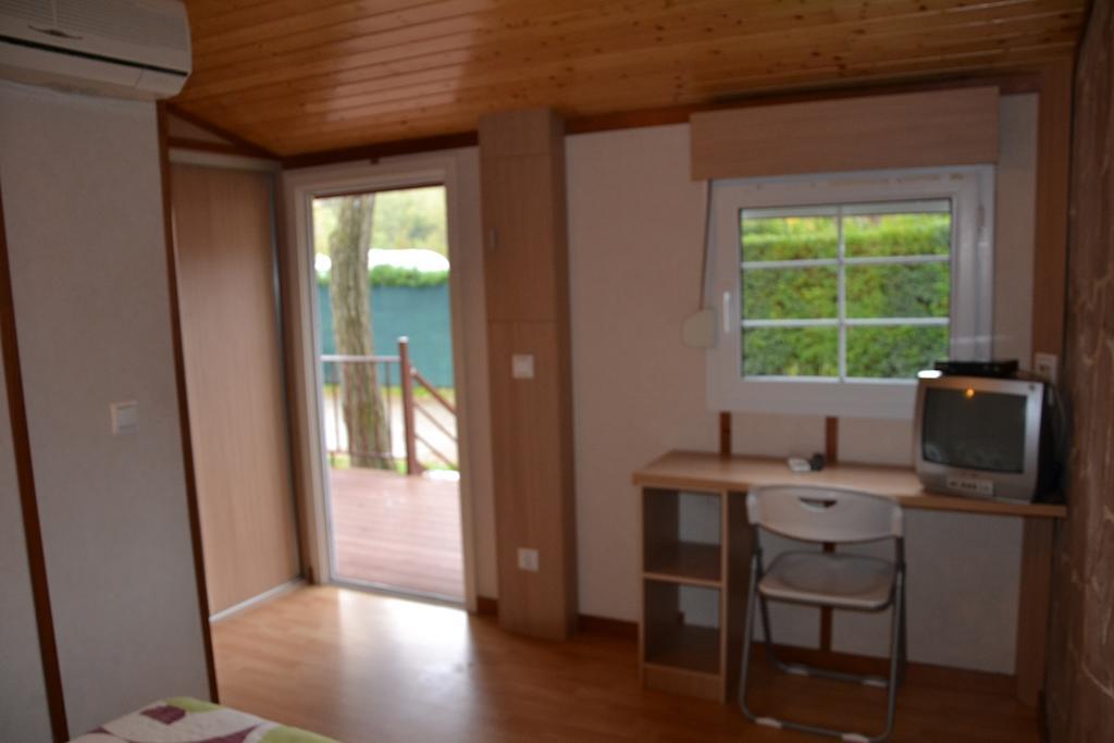 Camping Fuentes Blancas Burgo Cameră foto